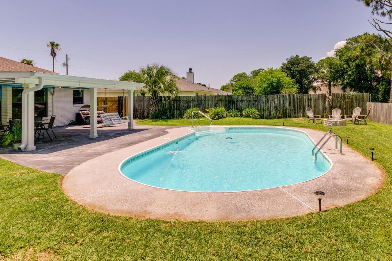 Gulf Breeze Vacation Rental For 2 With Pool Access! Exteriér fotografie